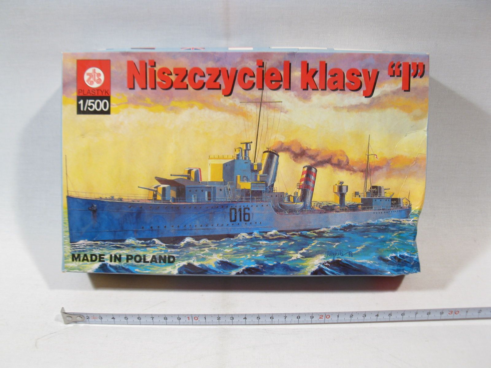 Plastyk Model Niszczyciel Klasy I 1:500 sealed in box mb4345 Plastyk Model Niszczyciel Klasy I 1:500 sealed in box mb4345