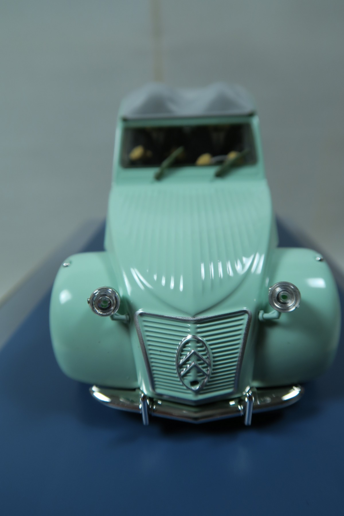 Tim & Struppi Tintin Auto 1/24 Schultzes 2 CV "Ente"  Moulinsart 29908