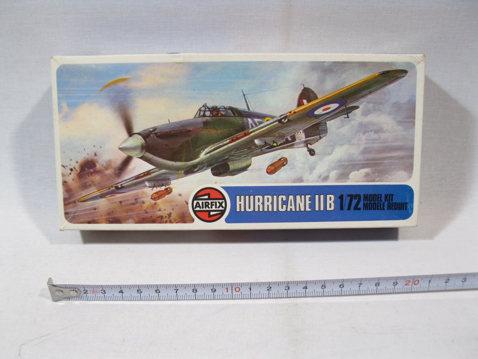 Airfix 02042  Hurricane II B   1:72  lose in box mb5093