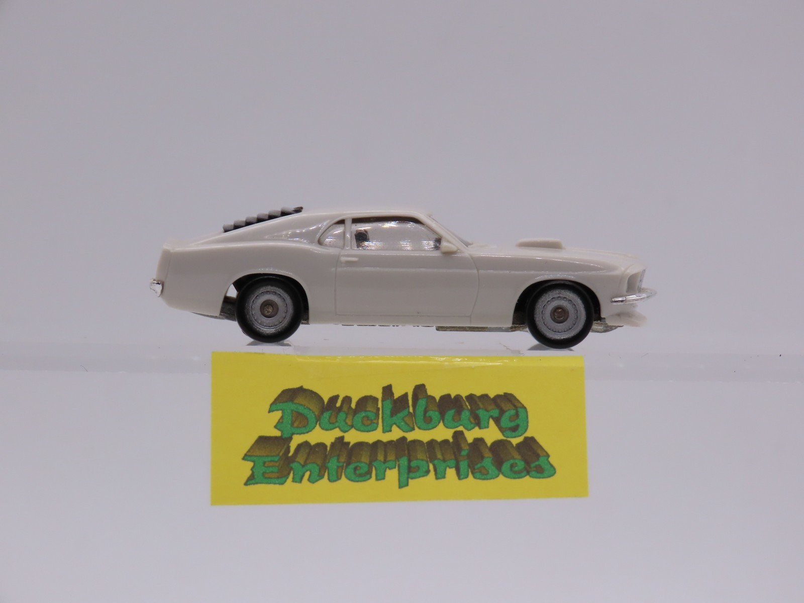 Monogram x Ford Mustang Fastback hellgrau lose 1:87 187297 Monogram x Ford Mustang Fastback hellgrau lose 1:87 187297