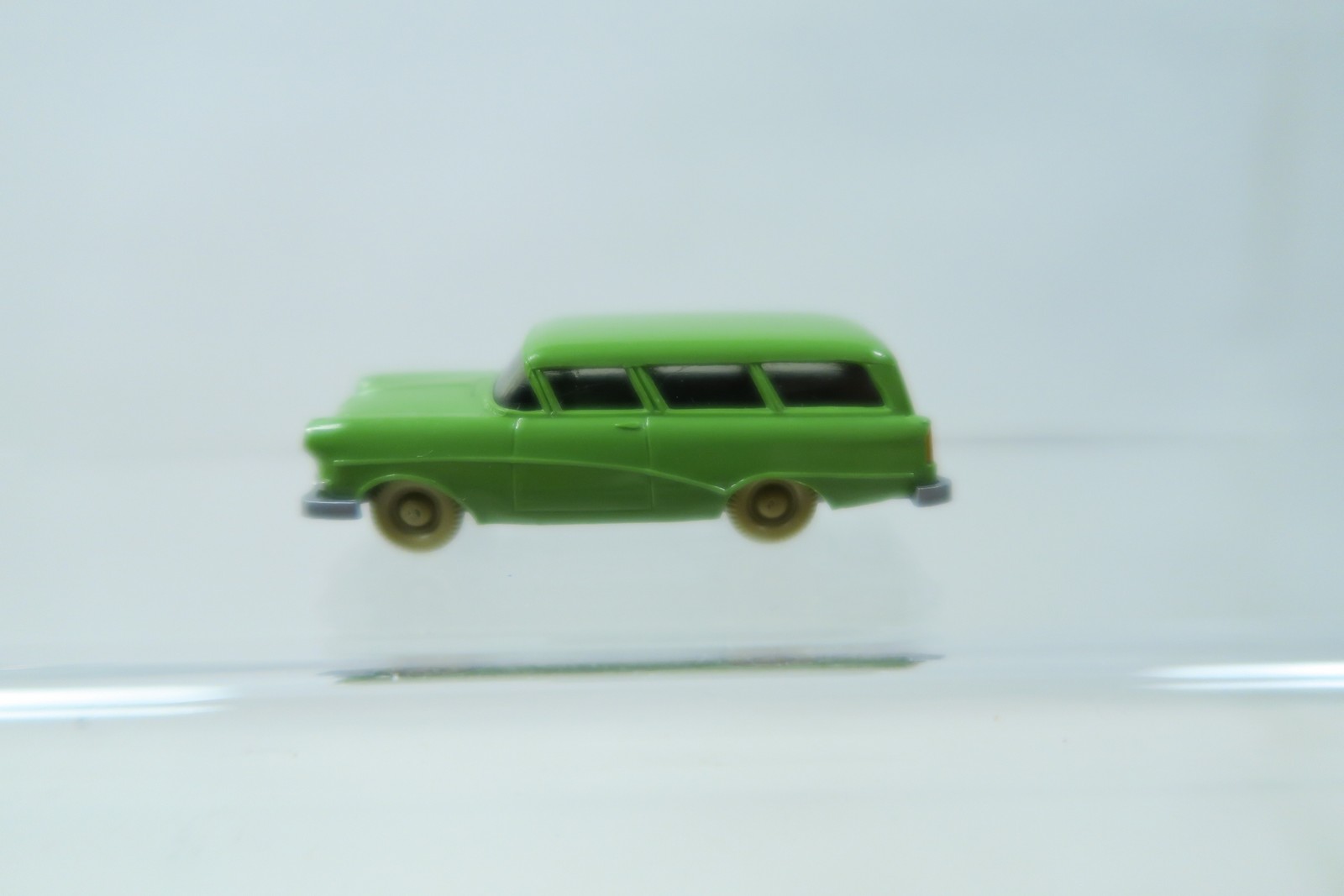 Wiking  CS 341 / 1B Opel Rekord P1 Caravan maigrün / gelbgrau  lose 1:87 149623 Wiking  CS 341 / 1B Opel Rekord P1 Caravan maigrün / gelbgrau  lose 1:87 149623