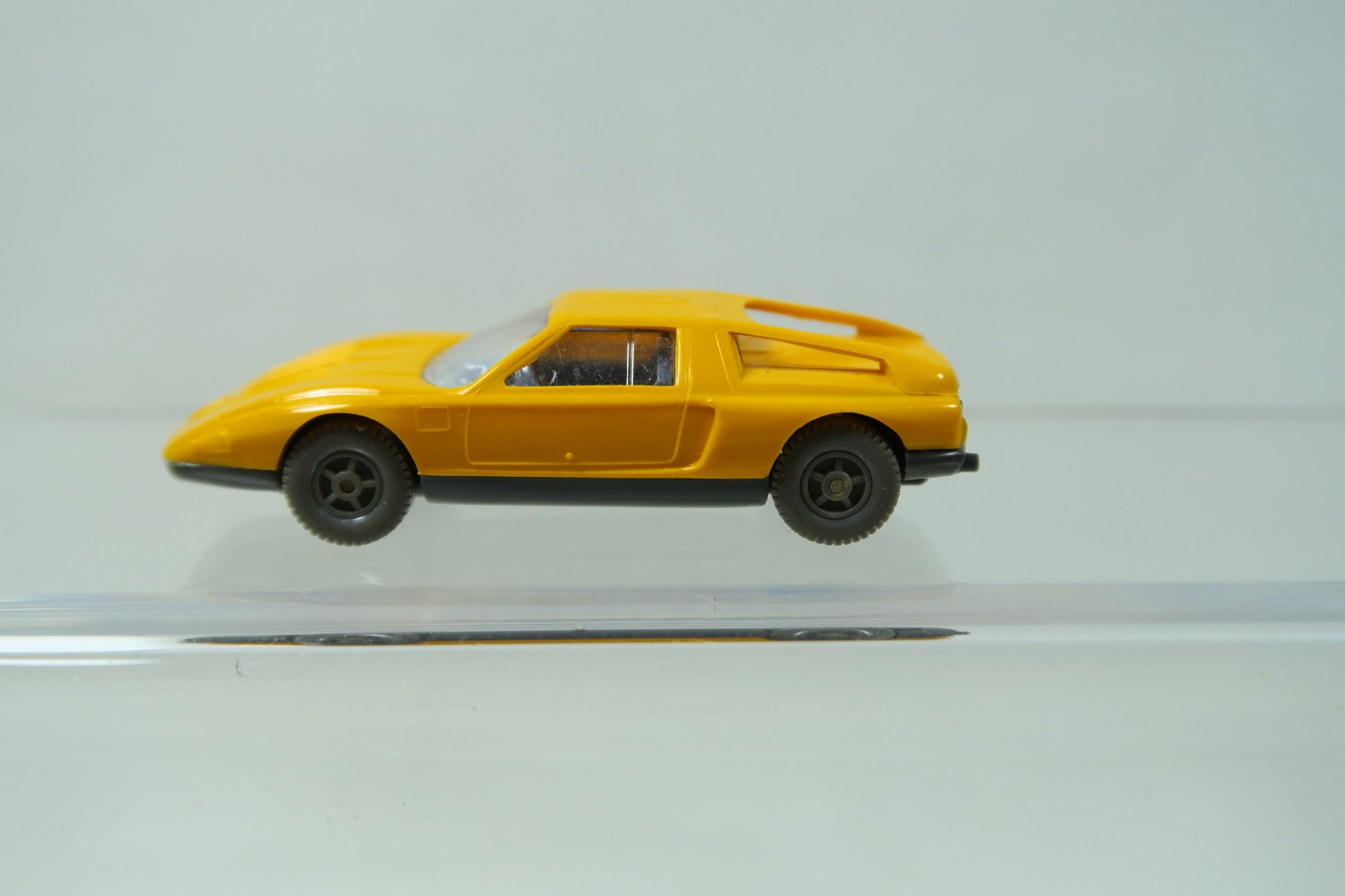 Wiking  CS 391 / 1B Mercedes Versuchswagen C 111 gelborange lose 1:87 149704 Wiking  CS 391 / 1B Mercedes Versuchswagen C 111 gelborange lose 1:87 149704