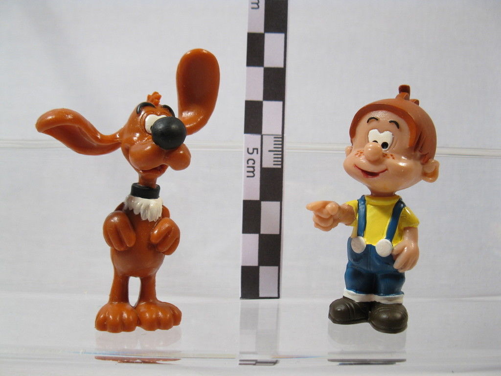 Boule + Bill (helles Fell) / Schnieff und Schnuff  2 Figuren Plastoy 2001    60076 Boule + Bill (helles Fell) / Schnieff und Schnuff  2 Figuren Plastoy 2001    60076