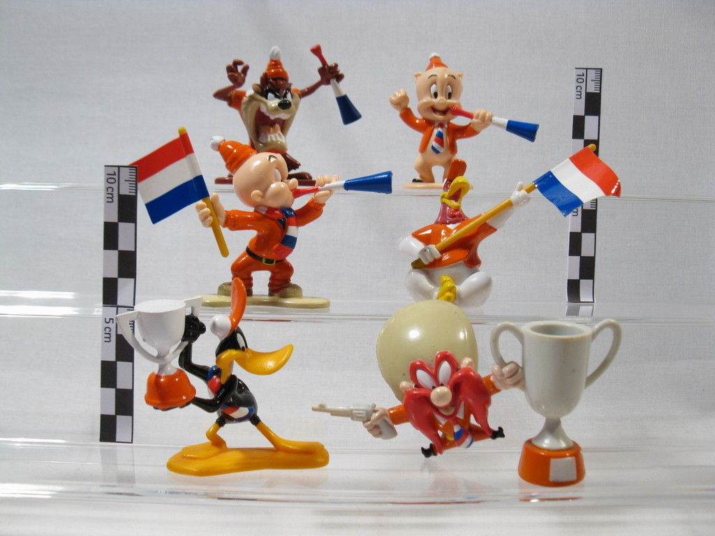 Bugs Bunny / Looney Tunes  6 Figuren  Fußball Fans  Oranje Team  60082 Bugs Bunny / Looney Tunes  6 Figuren  Fußball Fans  Oranje Team  60082