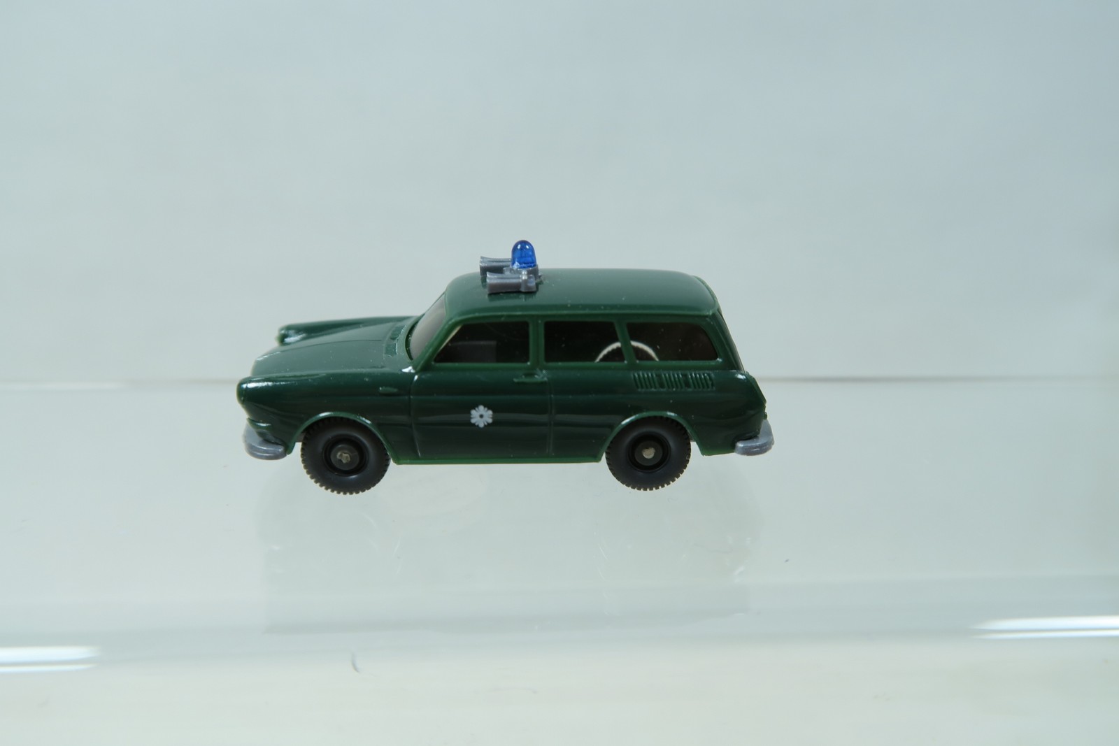 Wiking  CS 1091 / 2A VW Variant 1500 Polizei kieferngrün lose 1:87 149650 Wiking  CS 1091 / 2A VW Variant 1500 Polizei kieferngrün lose 1:87 149650