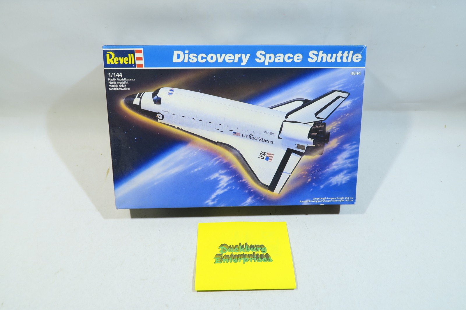 Revell 4544 Discovery Space Shuttle 1:144 mb12437 Revell 4544 Discovery Space Shuttle 1:144 mb12437