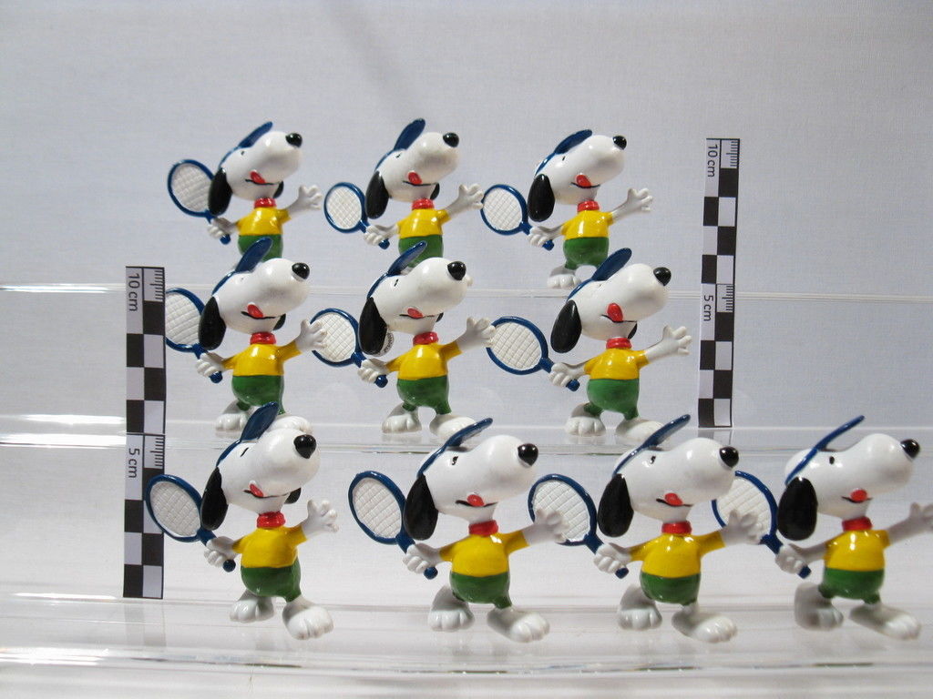 Snoopy Schleich Serie 1990: 10x Snoopy als Tennis Spieler 60453 Snoopy Schleich Serie 1990: 10x Snoopy als Tennis Spieler 60453