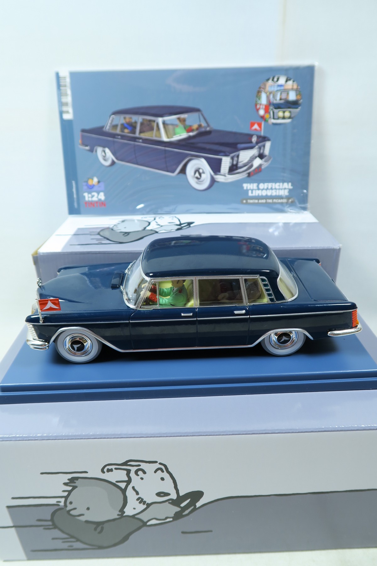 Tim & Struppi Tintin Auto 1/24 die offizielle Limousine Moulinsart 29964 Tim & Struppi Tintin Auto 1/24 die offizielle Limousine Moulinsart 29964