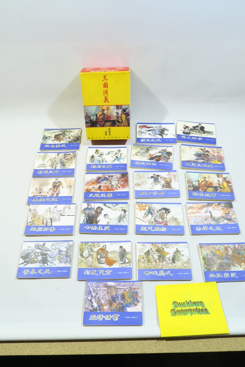 20x japanische Comics in Sammlerbox 161737 20x japanische Comics in Sammlerbox 161737