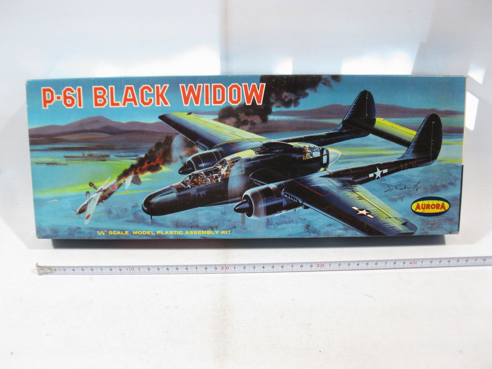 Aurora 392 198 P-61 Black Widow von 1960 scale 1/4´´ lose in box mb5285- Aurora 392 198 P-61 Black Widow von 1960 scale 1/4´´ lose in box mb5285-