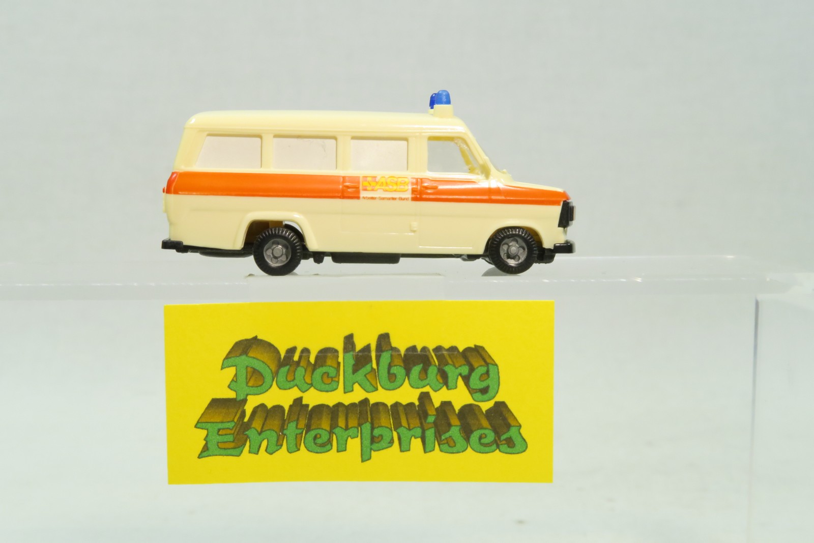 Praline 1:87 LKW x Ford Transit ASB Krankenwagen   lose 177047