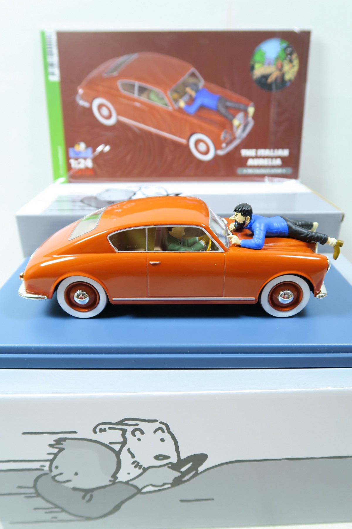 Tim & Struppi Tintin Auto 1/24 Lancia Aurelia mit Haddock Moulinsart 29914 Tim & Struppi Tintin Auto 1/24 Lancia Aurelia mit Haddock Moulinsart 29914