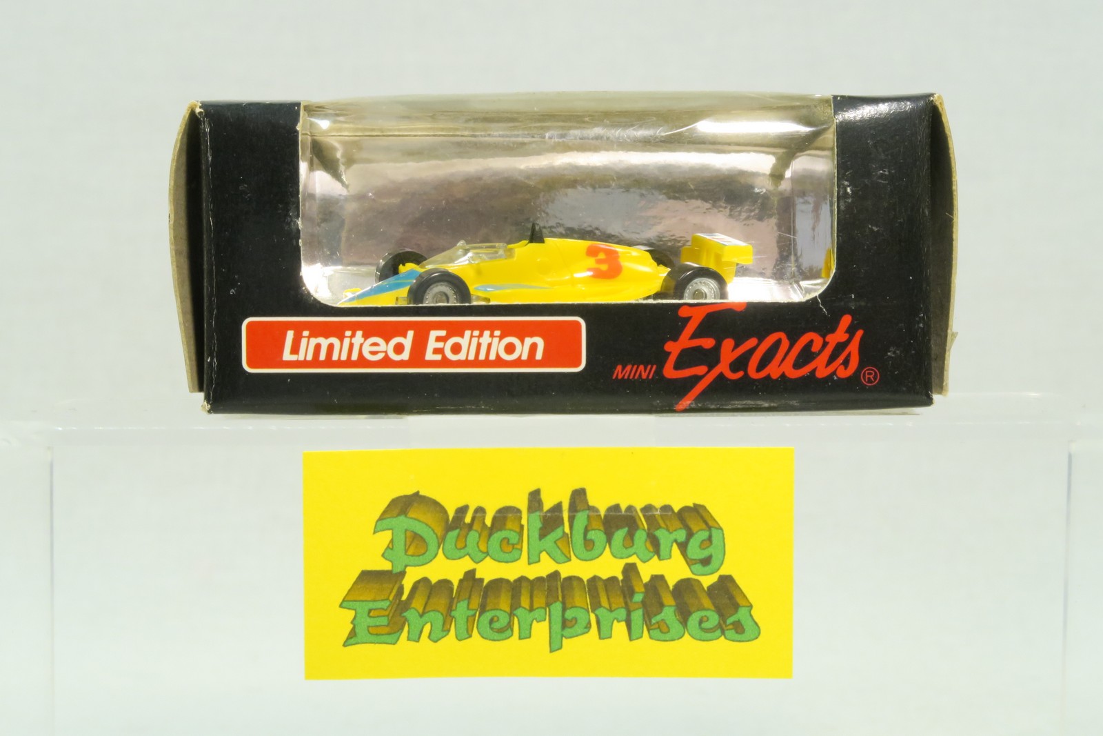 Monogram 1:87 PKW 2081 Indy Car No. 3 gelb in OVP 174951 Monogram 1:87 PKW 2081 Indy Car No. 3 gelb in OVP 174951