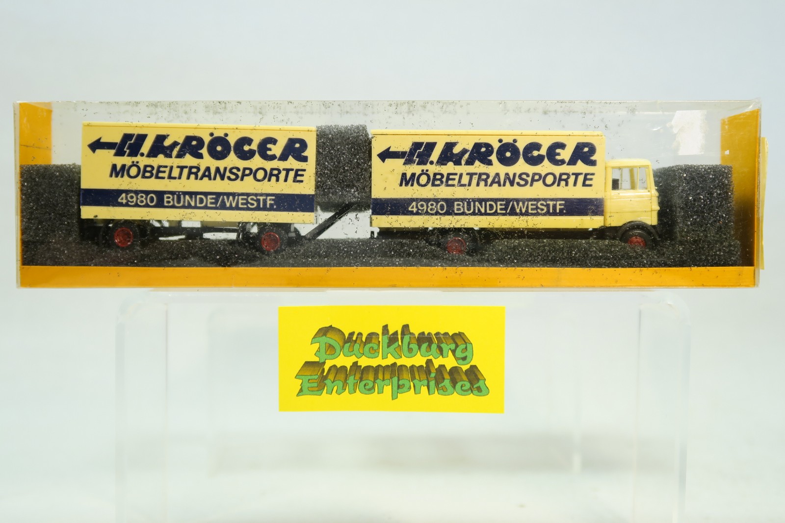 Praline / Revell  1:87 LKW 83840 Mercedes LP 809 H. Kröger Möbeltransp. 174765