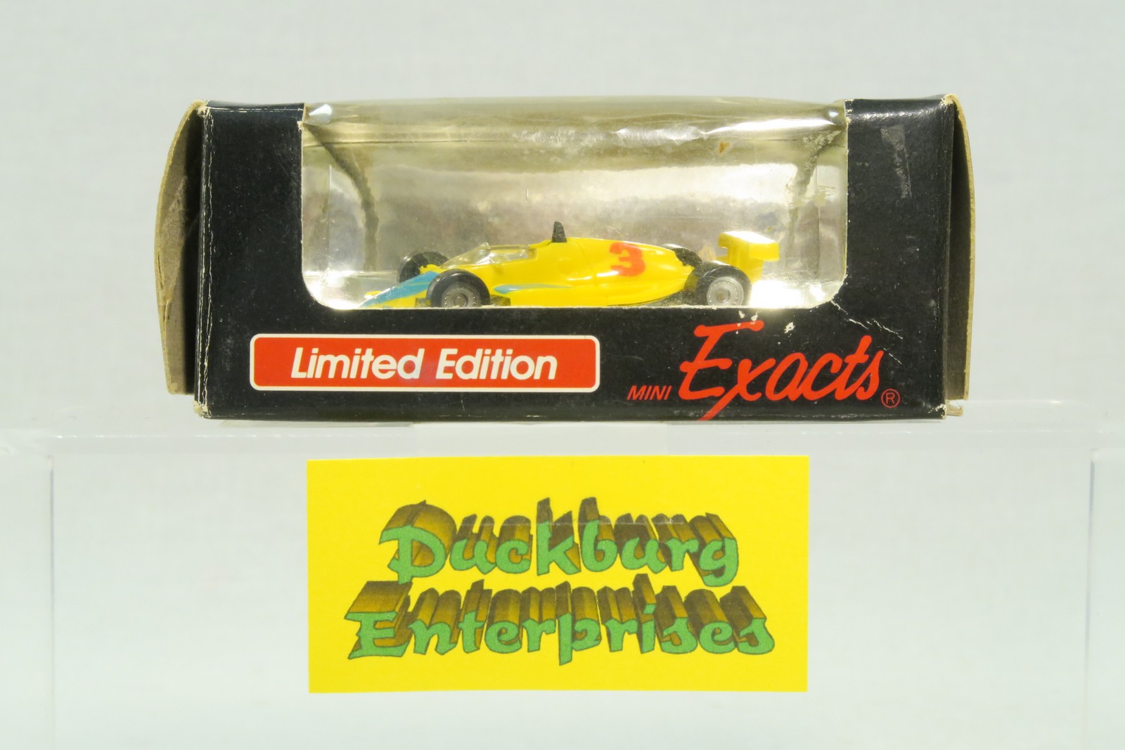 Monogram 1:87 PKW 2081 Indy Car No. 3 gelb in OVP 174953 Monogram 1:87 PKW 2081 Indy Car No. 3 gelb in OVP 174953