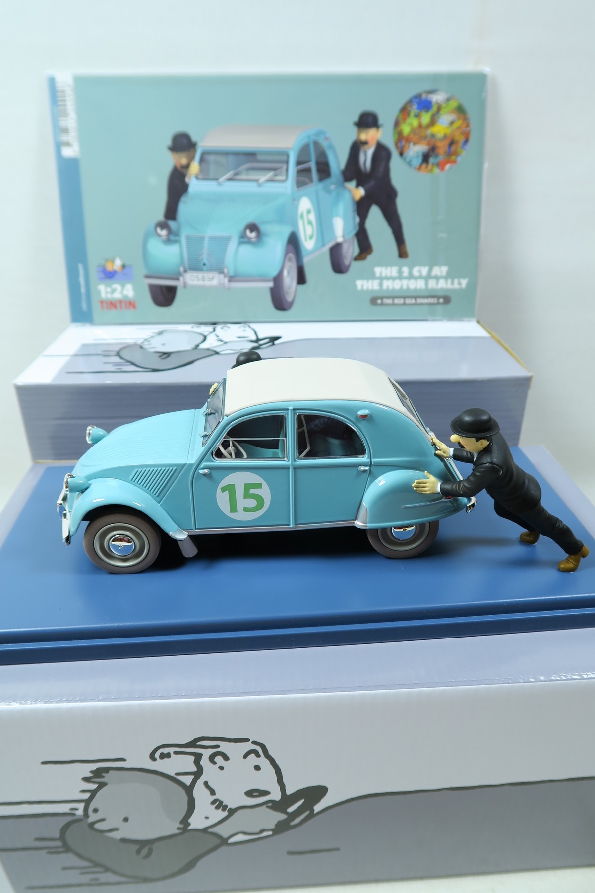Tim & Struppi Tintin Auto 1/24 Citroen 2CV Rally Moulinsart 29954 xx Tim & Struppi Tintin Auto 1/24 Citroen 2CV Rally Moulinsart 29954 xx