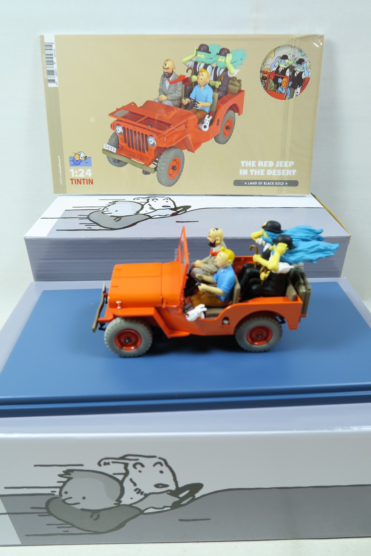 Tim & Struppi Tintin Auto 1/24 Red Willys Jeep Moulinsart 29947 Tim & Struppi Tintin Auto 1/24 Red Willys Jeep Moulinsart 29947