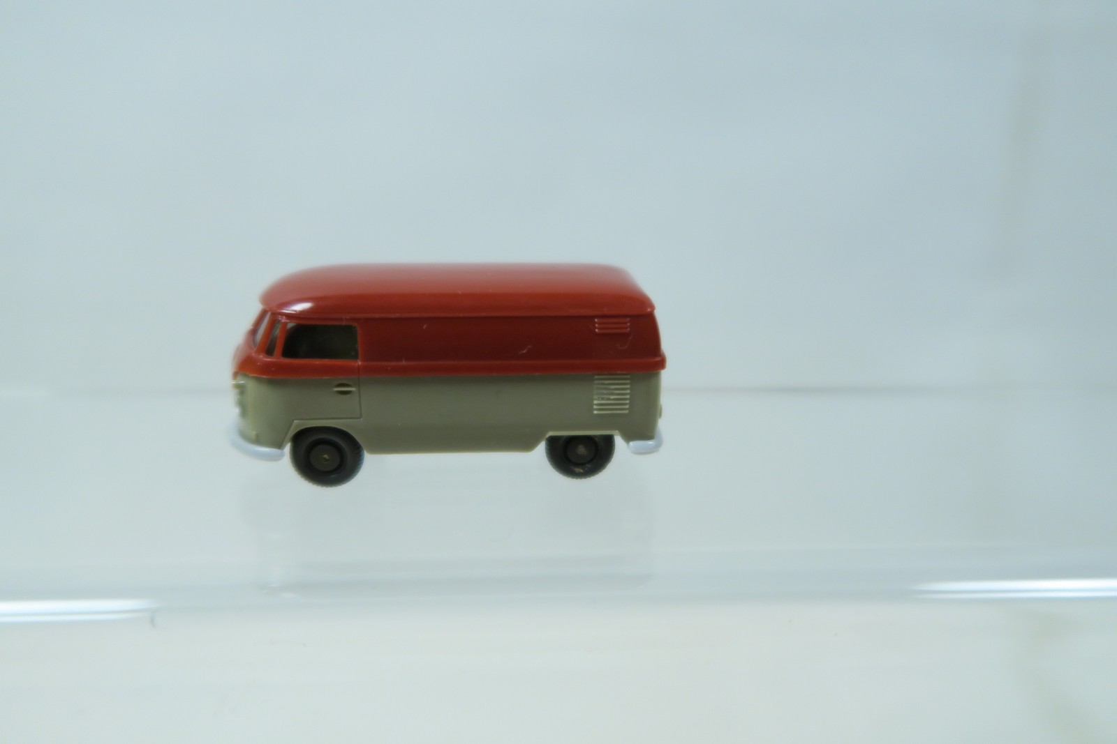 Wiking  CS 322 / 1 VW T1 Kasten weinrot / olivgrau lose 1:87 149626 Wiking  CS 322 / 1 VW T1 Kasten weinrot / olivgrau lose 1:87 149626