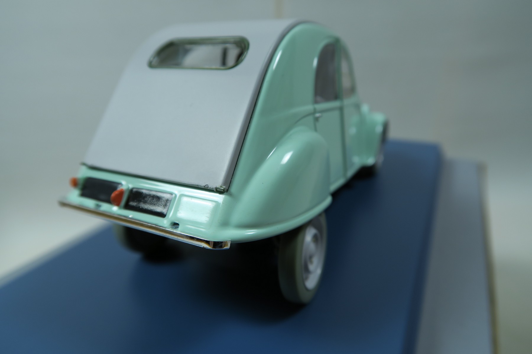 Tim & Struppi Tintin Auto 1/24 Schultzes 2 CV "Ente"  Moulinsart 29908