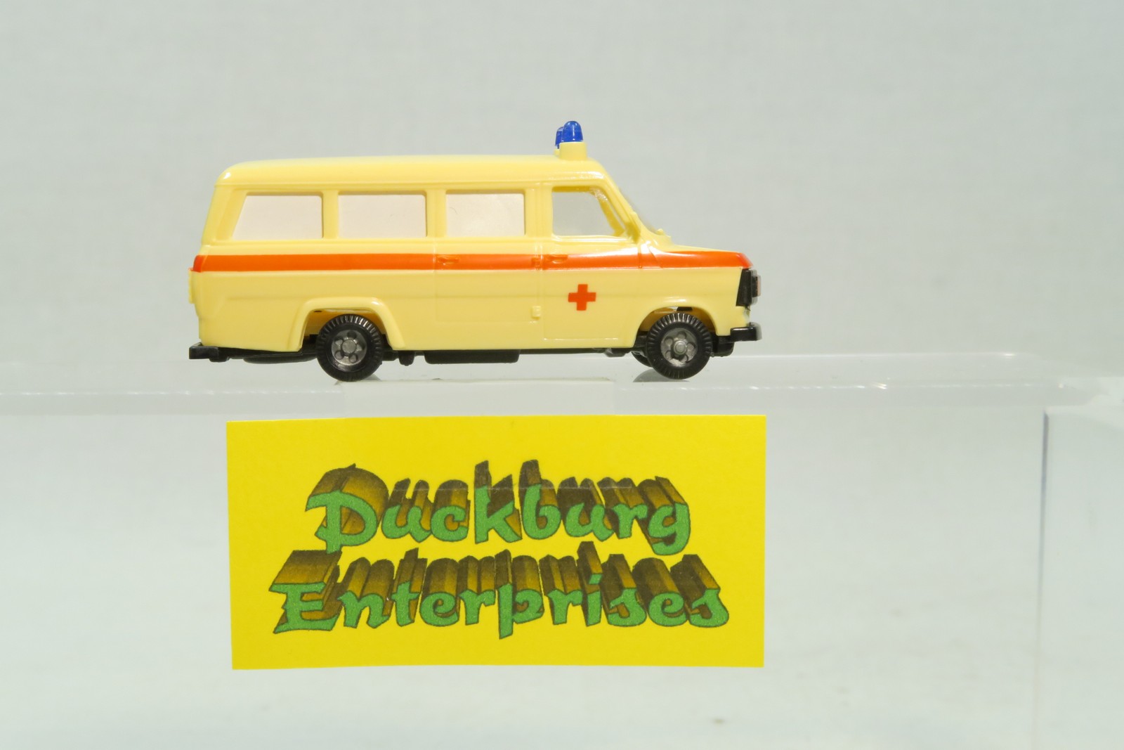 Praline 1:87 LKW x Ford Transit rotes Kreuz  lose 177045