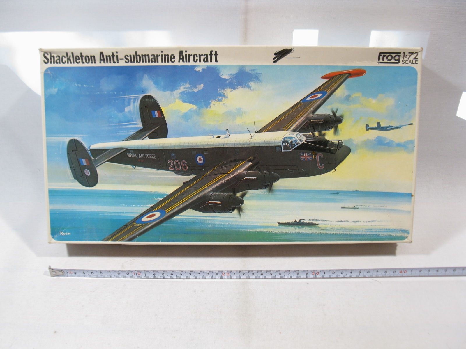 Frog F 172 Shackleton anti submarine aircraft 1:72 lose in box mb5085- Frog F 172 Shackleton anti submarine aircraft 1:72 lose in box mb5085-