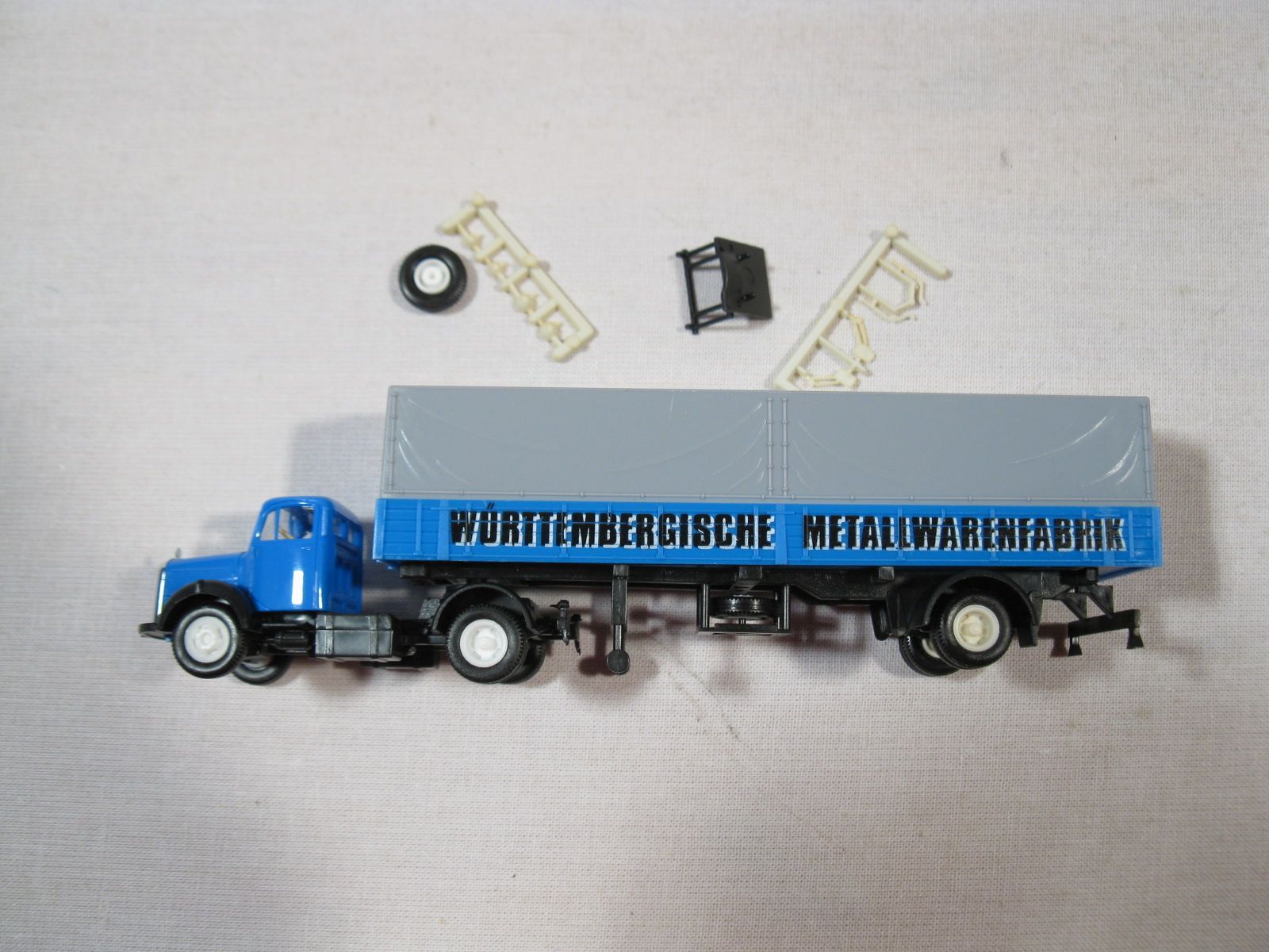 albedo-mercedes-benz-sattelzug-wurttembergische-metallwarenfabrik-h139cVVJhCoWI5RkY