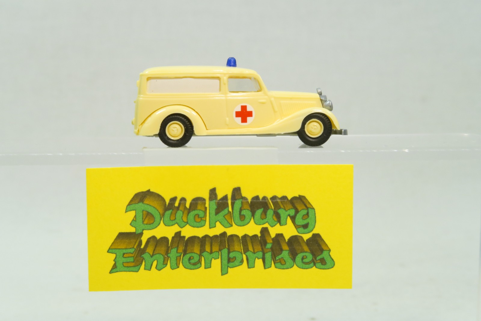 Praline 1:87 PKW x Mercedes 170 V Krankenwagen rotes Kreuz creme  lose 177089