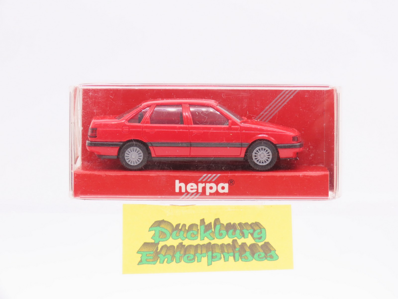 Herpa 020688 VW Passat Limousine rot in OVP 1:87 187927