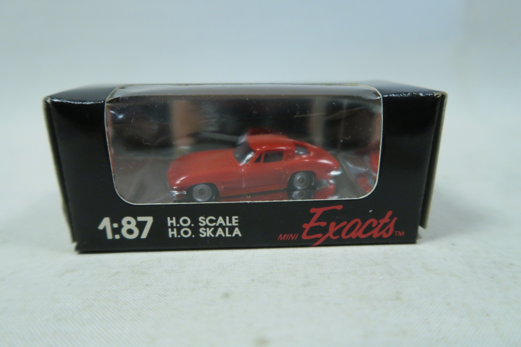 Monogram 2026 ´63 Corvette Hardtop rot in OVP H0 1:87 149409 Monogram 2026 ´63 Corvette Hardtop rot in OVP H0 1:87 149409