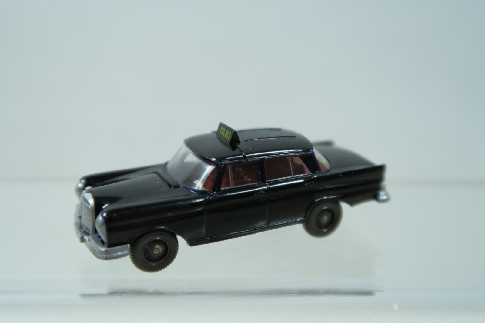 Wiking  CS 379 / 1B Mercedes 220 Taxi Heckflosse schwarz lose 1:87 149605 Wiking  CS 379 / 1B Mercedes 220 Taxi Heckflosse schwarz lose 1:87 149605